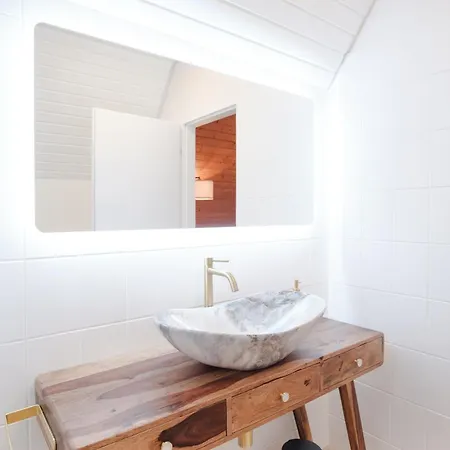 Neu Deluxe Suite Muensterblick, Maisonette, Kingsize Bett, Kueche, Netflix, Aussicht, E-Kamin Bad Sackingen Exterior photo