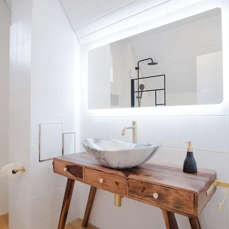 Neu Deluxe Suite Muensterblick, Maisonette, Kingsize Bett, Kueche, Netflix, Aussicht, E-Kamin Bad Sackingen Exterior photo