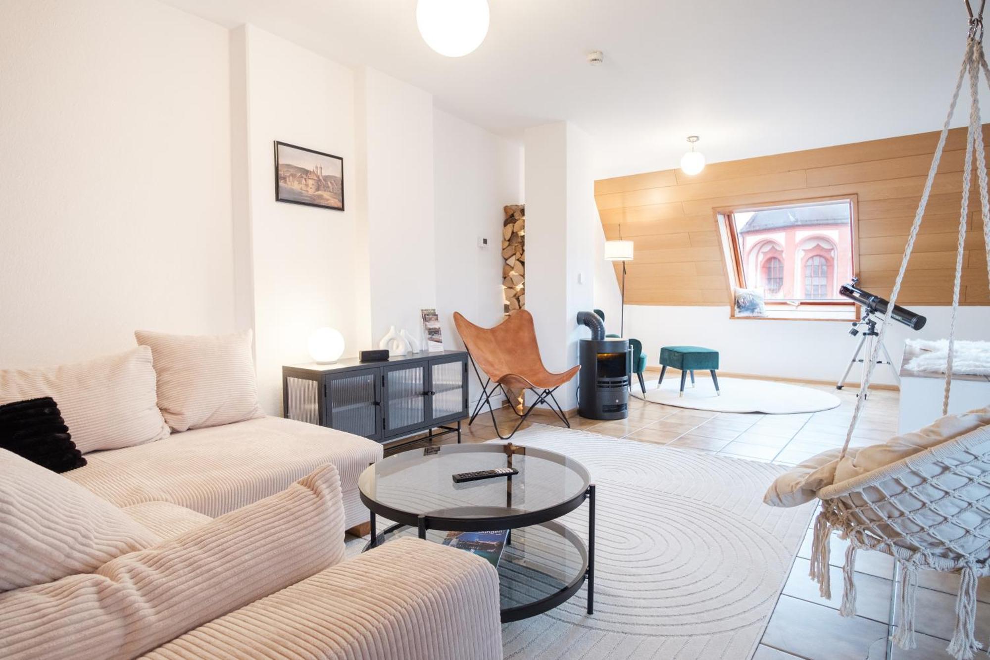 Neu Deluxe Muensterblick, Maisonette, Kingsize Bett, Kueche, Netflix, Aussicht, E-kamin Bad Sackingen