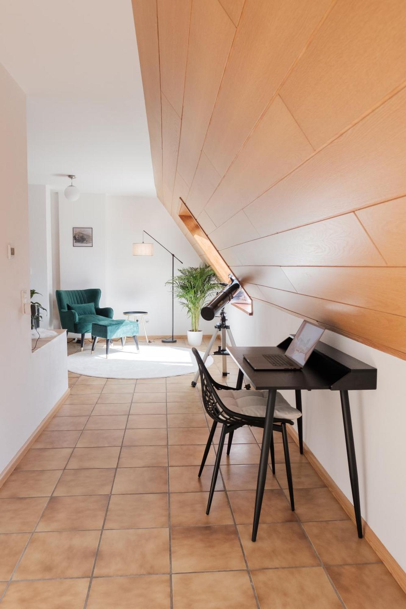 Apartment Neu Deluxe Muensterblick, Maisonette, Kingsize Bett, Kueche, Netflix, Aussicht, E-kamin Bad Sackingen