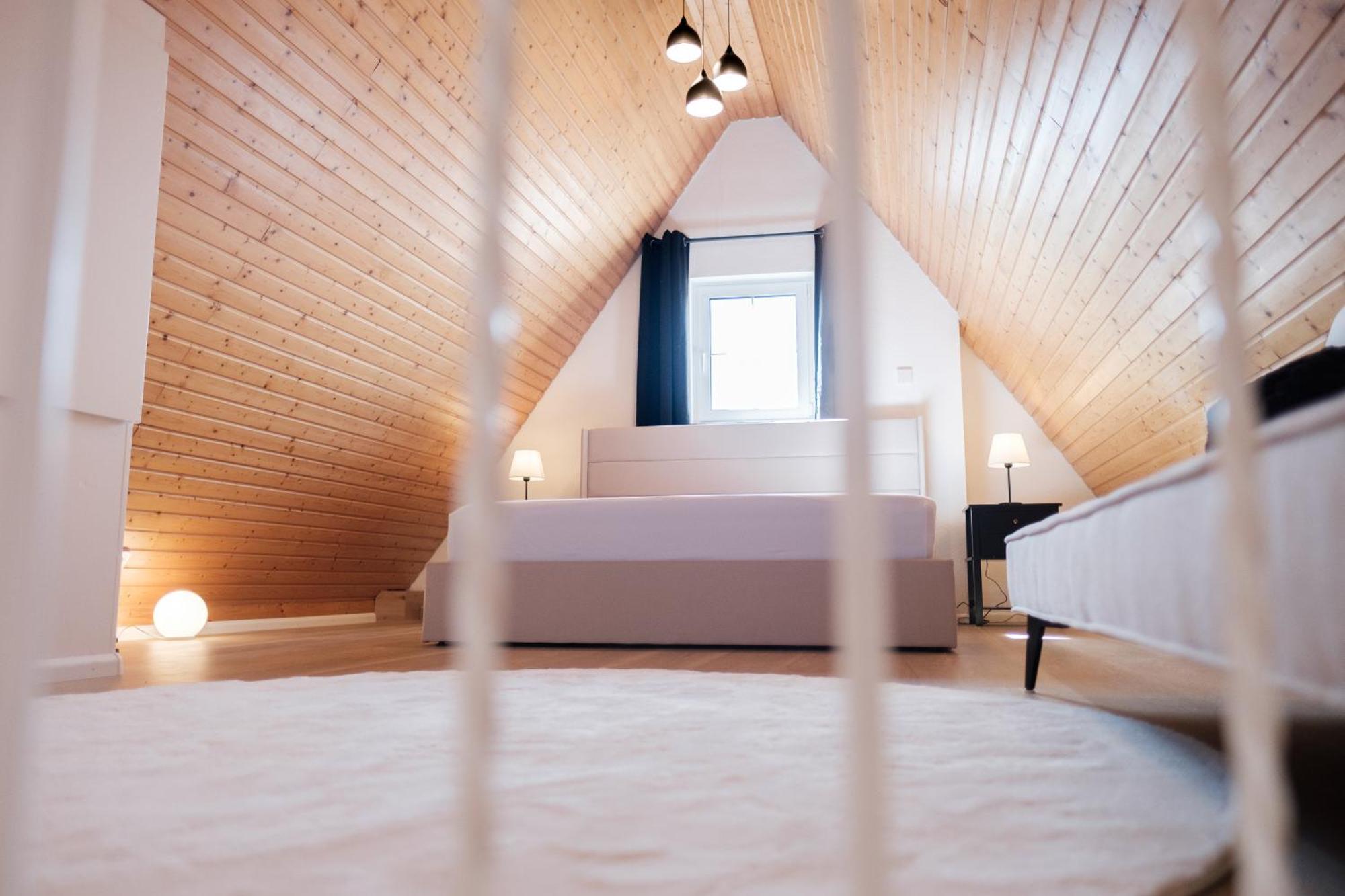 Apartment Neu Deluxe Muensterblick, Maisonette, Kingsize Bett, Kueche, Netflix, Aussicht, E-kamin
